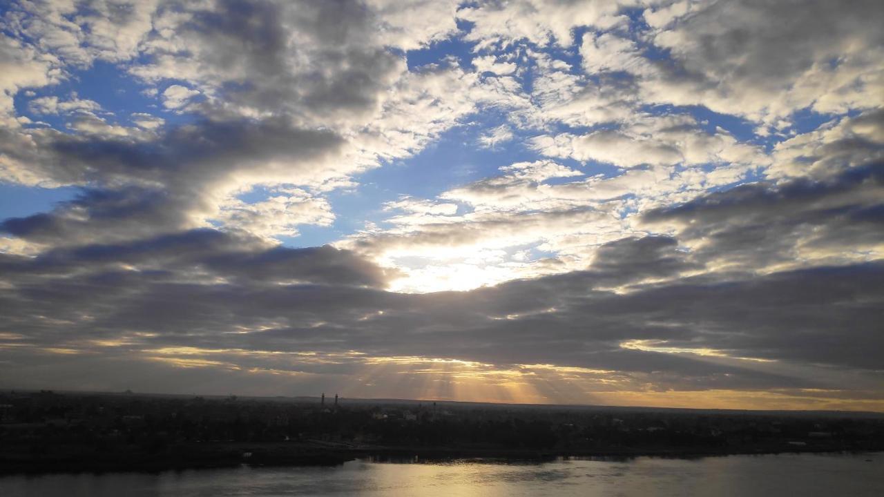 Nile Pyramidal View Apartment Il Il Cairo Esterno foto